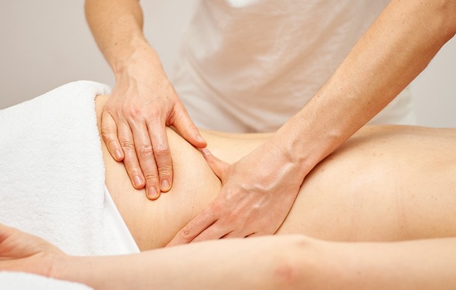 Mp4 massage. Техника Санжарио массаж. Акции на массаж живота. Массаж в 4 руки мужчине. Объявление массаж.